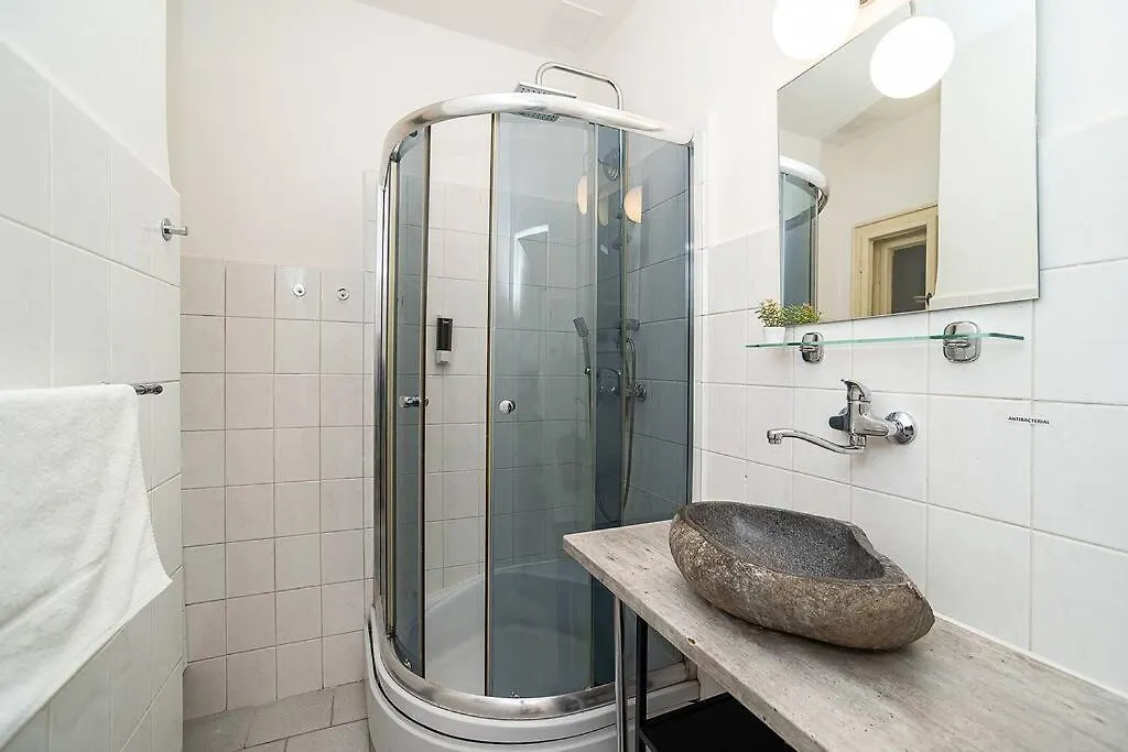 Apartment Modern, Bright Studio In A Great Location Prague