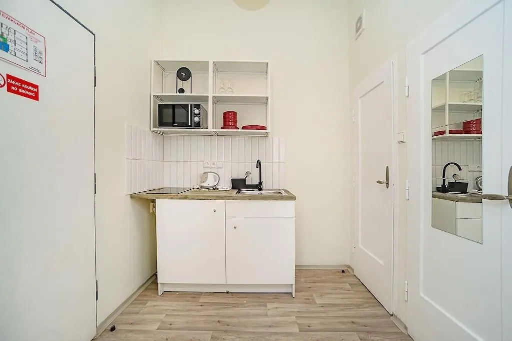 Modern, Bright Studio In A Great Location Prague Apartment